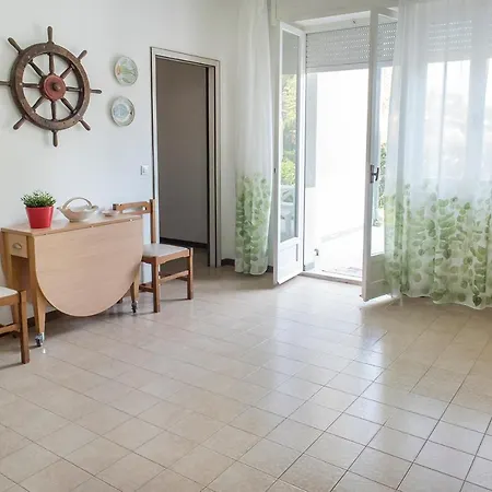 M345 - Marcelli, Delizioso Trilocale Con Giardino